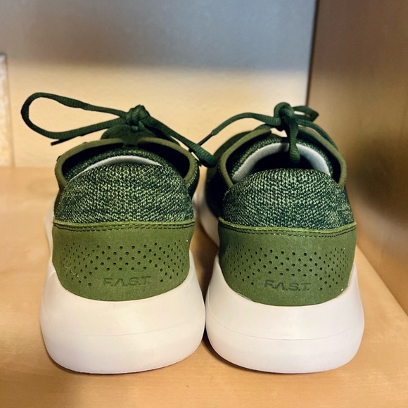 Kizik Green Slip-On Madrid Sneakers size men’s 10 women’s 11.5 - Picture 4 of 11